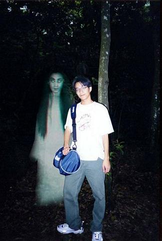 20061007054840-fantasma.jpg