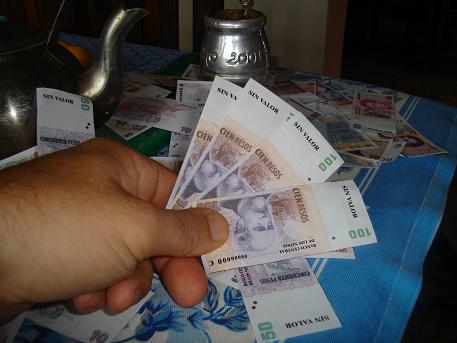20070307000002-plata-de-juguete.jpg